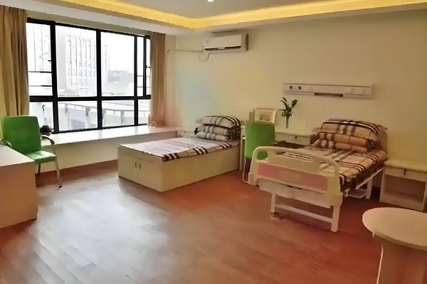 董璇婚后情况曝光！不愿丈夫和女儿住一起，与其分居，倪萍很担忧